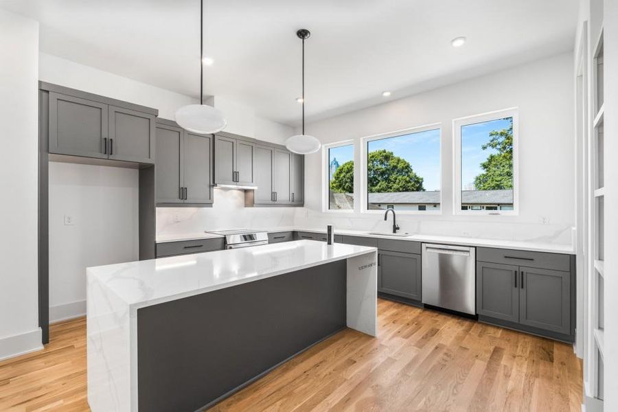 Furnished interior view inside a new home in , Atlanta (Image 33).