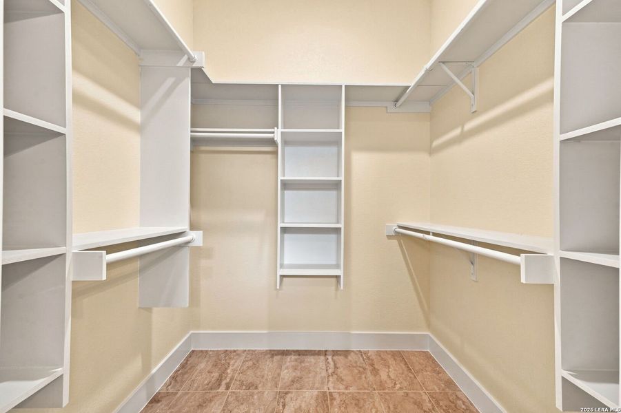 Spacious, unfurnished interior of a new home in , Pleasanton (Image 21).