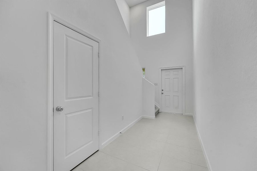 Spacious, unfurnished interior of a new home in Bent Creek: The Meadows Collection, Fort Pierce (Image 23).