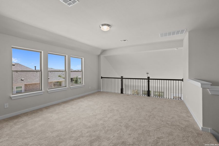 Spacious, unfurnished interior of a new home in Davis Ranch, San Antonio (Image 32).