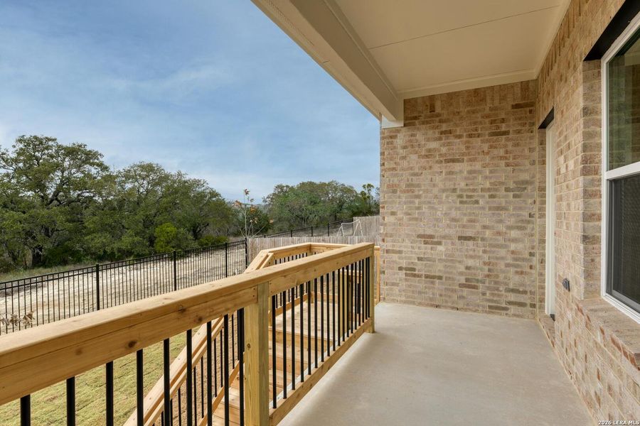 Exterior details and patio area of a home in Arcadia Ridge, San Antonio (Image 3).