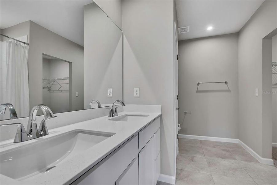 Furnished interior view inside a new home in , Sumterville (Image 19).