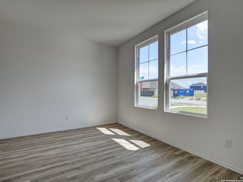 Spacious, unfurnished interior of a new home in Hannah Heights, Seguin (Image 32).