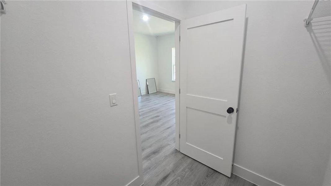 Spacious, unfurnished interior of a new home in , Citrus Springs (Image 31).