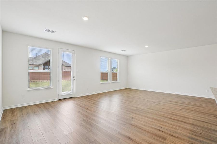 Spacious, unfurnished interior of a new home in Heartland Signature, Heartland (Image 11).