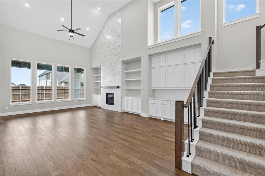 Dining Room/Entry