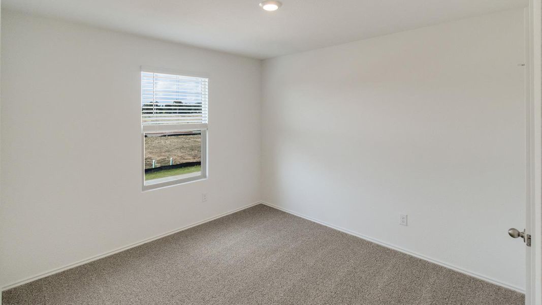 Spacious, unfurnished interior of a new home in Valverde, Bastrop (Image 8).