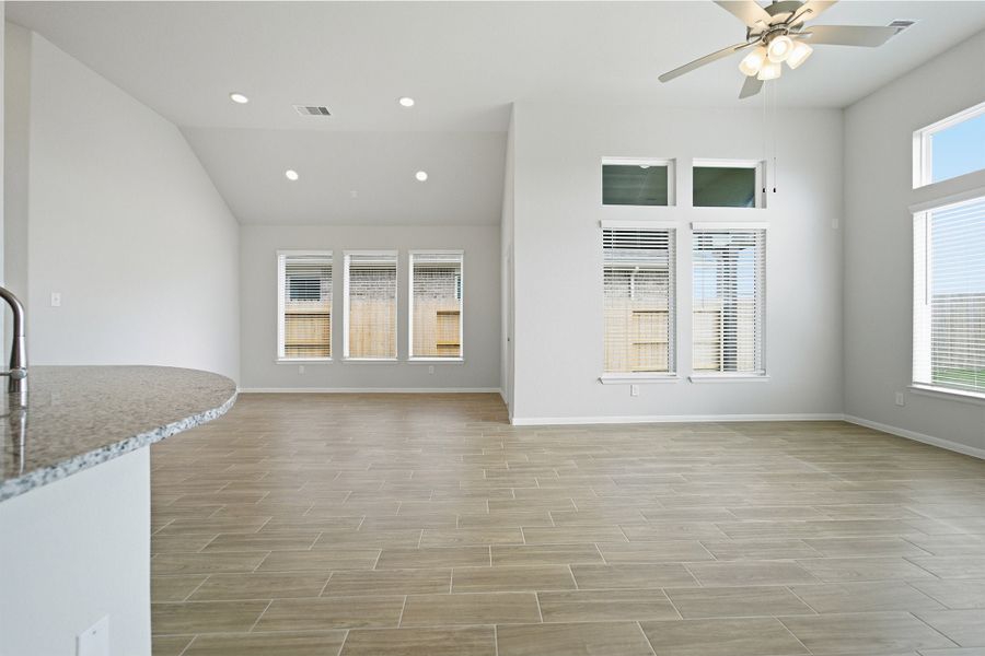 Spacious, unfurnished interior of a new home in Creekhaven, Arcola (Image 40).