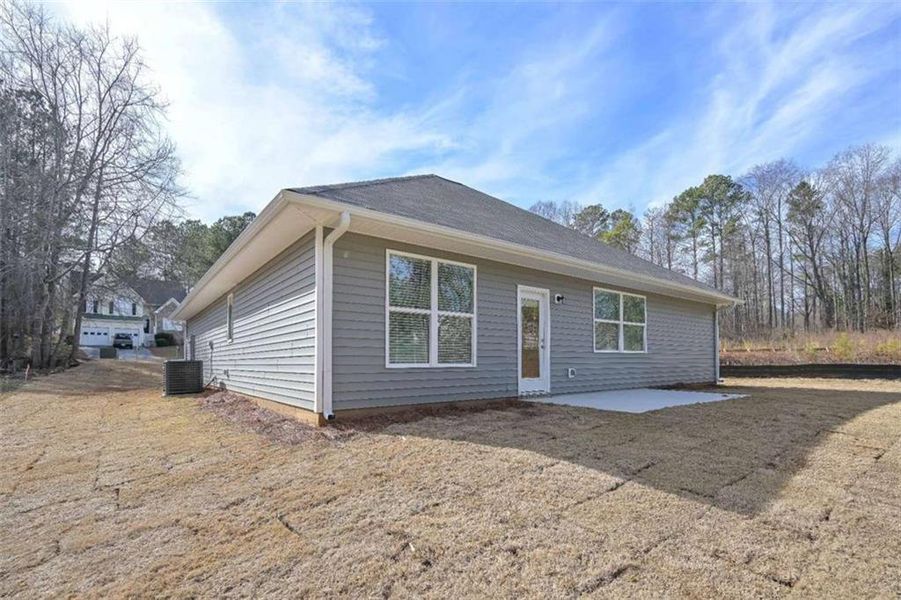 Exterior details and patio area of a home in Deer Creek, Temple (Image 3).