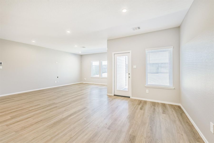 Spacious, unfurnished interior of a new home in Harrington Trails at The Canopies, New Caney (Image 36).