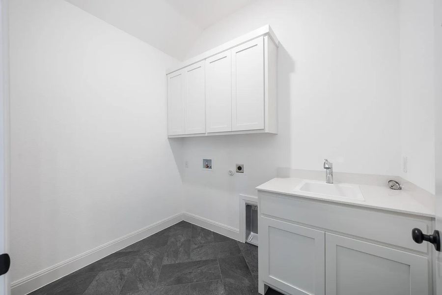 Huntley II C laundry room