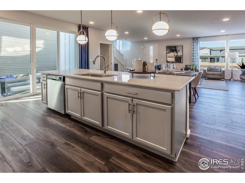 EXAMPLE PHOTO: KITCHEN ISLAND