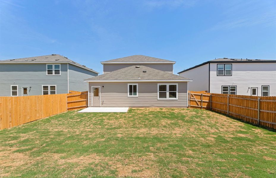Exterior details and patio area of a home in Skyview, Belton (Image 28).