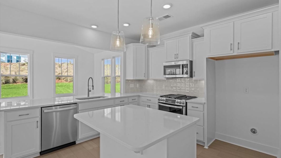 Furnished interior view inside a new home in Fox Hollow, Spartanburg (Image 9).