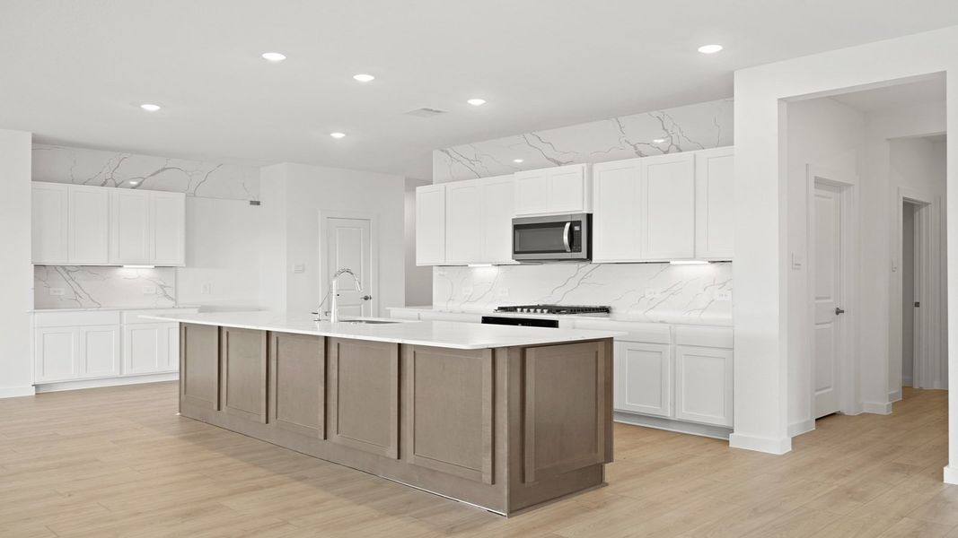 Furnished interior view inside a new home in Riverside Estates, Mont Belvieu (Image 7).