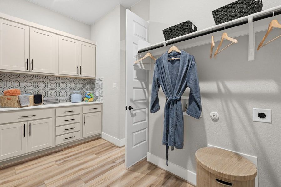 Representative furnished interior of a home built from the Oltorf by Scott Felder Homes in University Heights, Round Rock (Image 23). Representative furnished interior of a home built from the Oltorf by Scott Felder Homes in University Heights, Round Rock (Image 23).