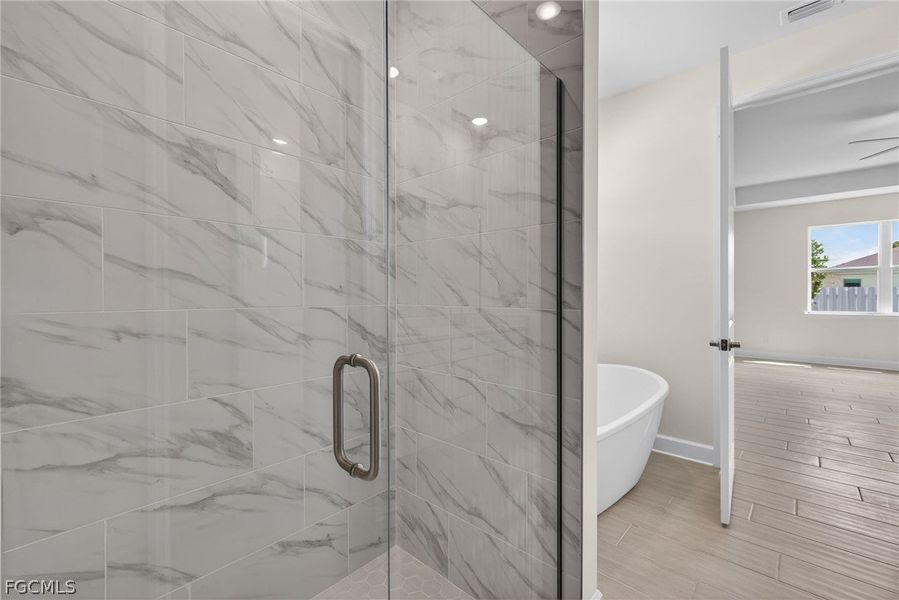 Furnished interior view inside a new home in Cape Coral, Cape Coral (Image 13).