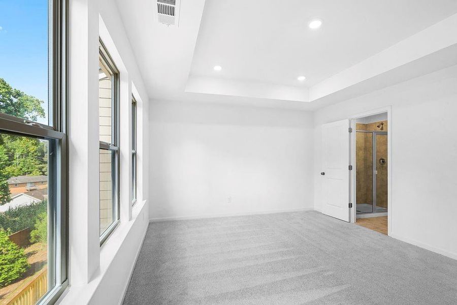 Spacious, unfurnished interior of a new home in Hampton Trace, Marietta (Image 29).