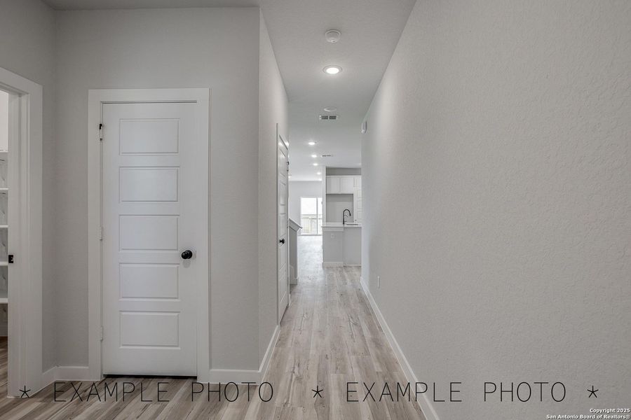 Spacious, unfurnished interior of a new home in Hiddenbrooke, Seguin (Image 29).