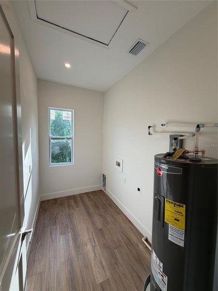 Spacious, unfurnished interior of a new home in , Tampa (Image 21). Spacious, unfurnished interior of a new home in , Tampa (Image 21).