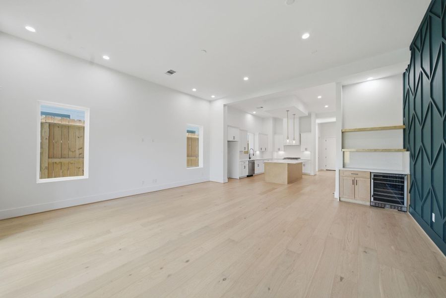 Spacious, unfurnished interior of a new home in , Houston (Image 17).