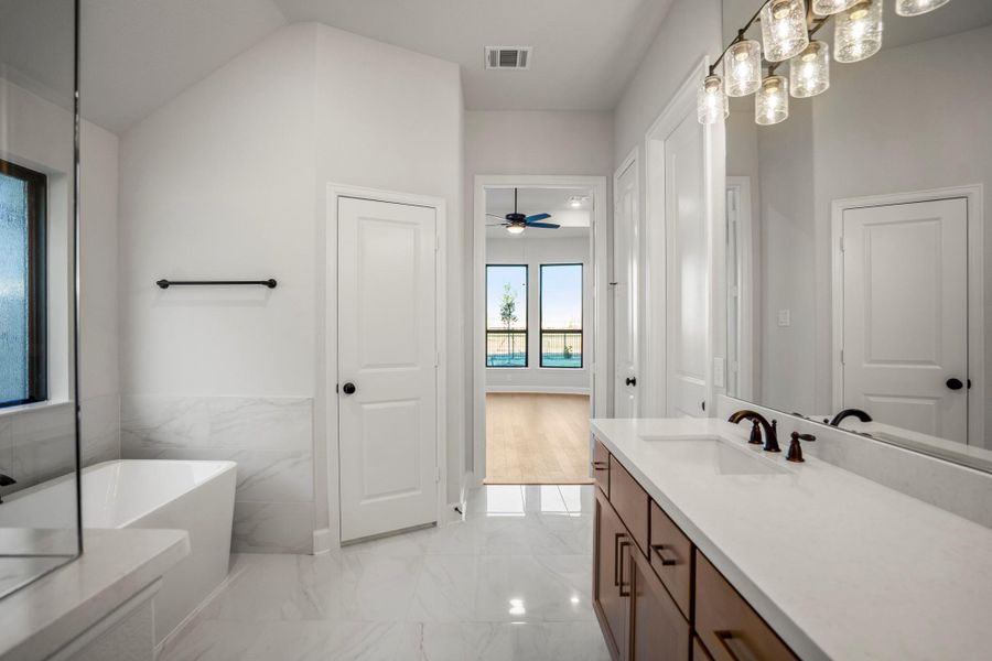 Furnished interior view inside a new home in Jordan Ranch 70' Lots, Fulshear (Image 10).