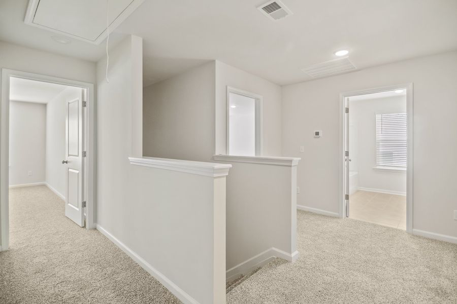 Spacious, unfurnished interior of a new home in Birdhaven, Lexington (Image 29).