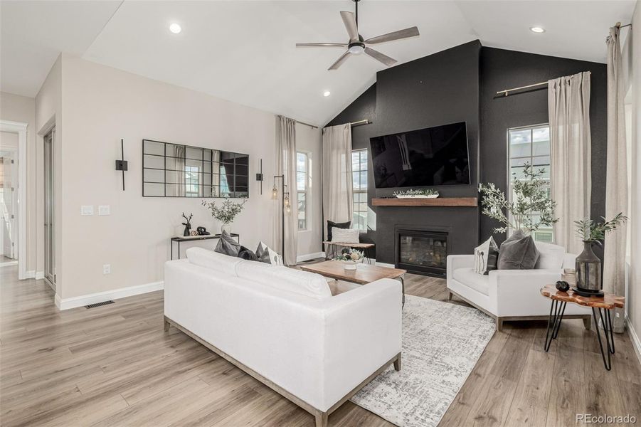 Great Room w/Fireplace