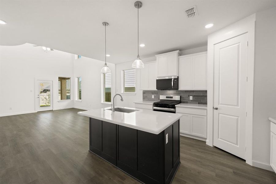 5_8825 Acorn- Kitchen-1