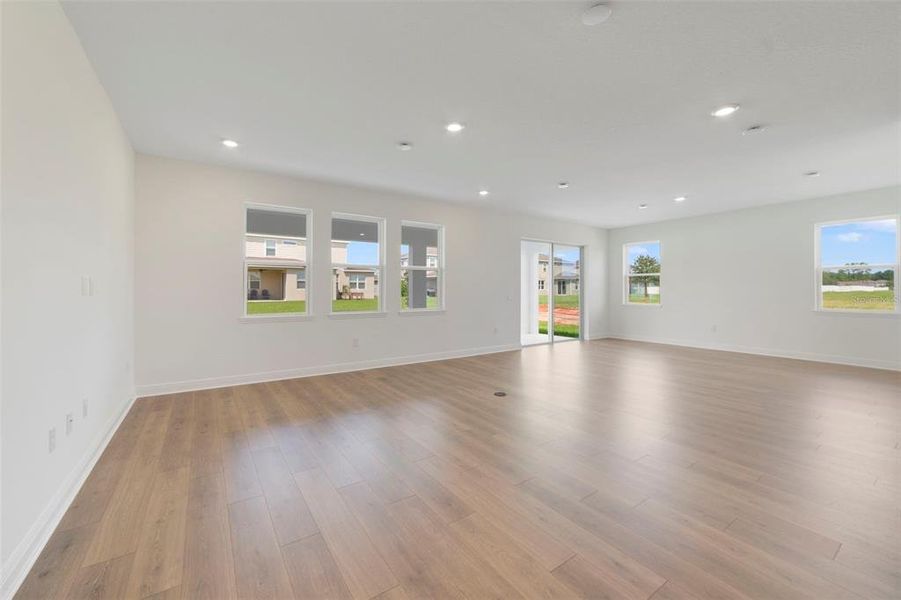 Spacious, unfurnished interior of a new home in Acuera Estates, Apopka (Image 35).