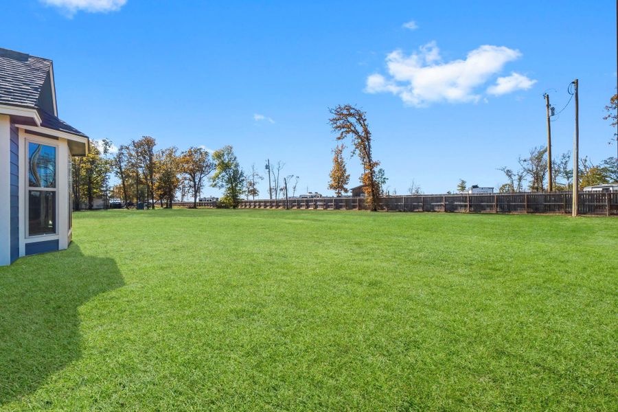 Exterior details and patio area of a home in , Onalaska (Image 21).