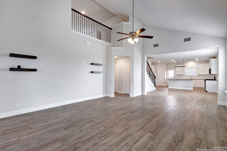 Spacious, unfurnished interior of a new home in Steele Creek, Cibolo (Image 26).