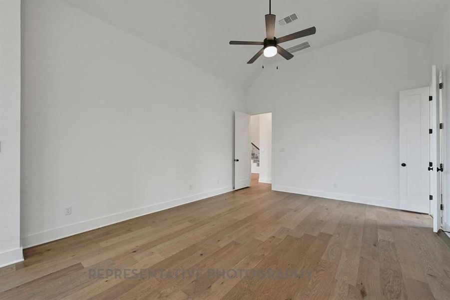 Spacious, unfurnished interior of a new home in Quail Hollow: 62ft. lots, Rockwall (Image 14).