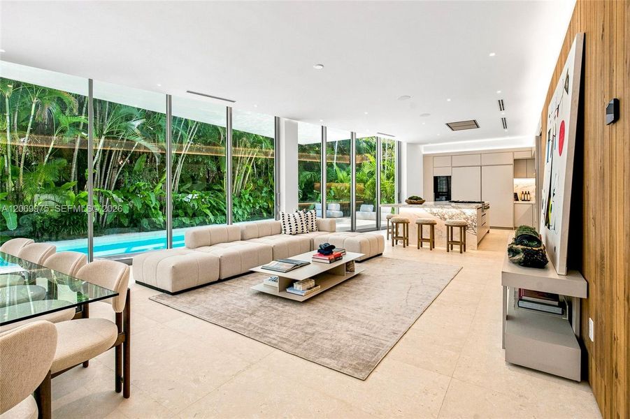Community amenities in , Miami (Image 49).
