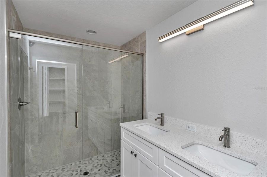 Image 28 of a home in .