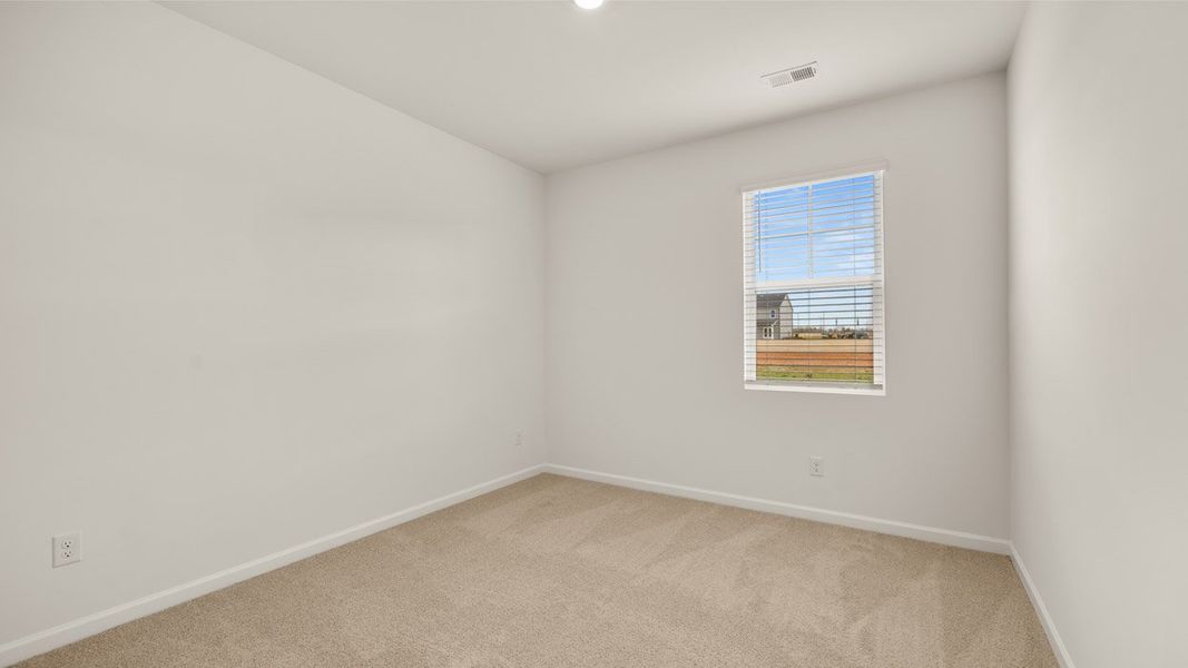Spacious, unfurnished interior of a new home in Bridle Creek, Locust Grove (Image 24).