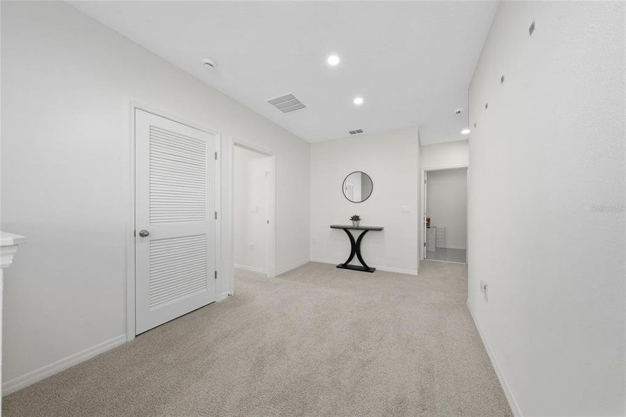 Spacious, unfurnished interior of a new home in Cascades, Davenport (Image 19).