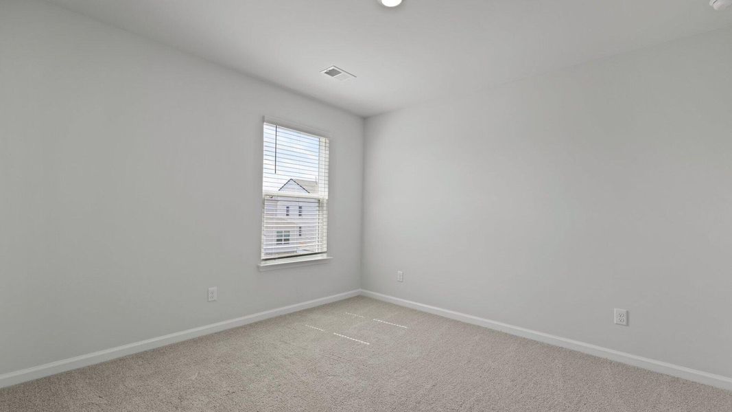 Spacious, unfurnished interior of a new home in Carolina Groves, Moncks Corner (Image 33).