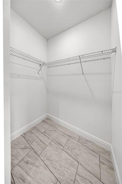 Spacious, unfurnished interior of a new home in , Ocala (Image 31).