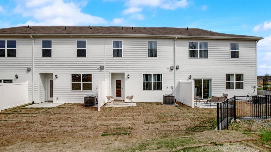 Exterior details and patio area of a home in Addison Park, Lebanon (Image 20).