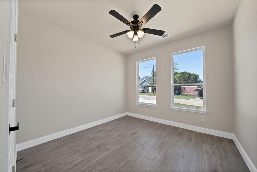 Spacious, unfurnished interior of a new home in , Granbury (Image 21).