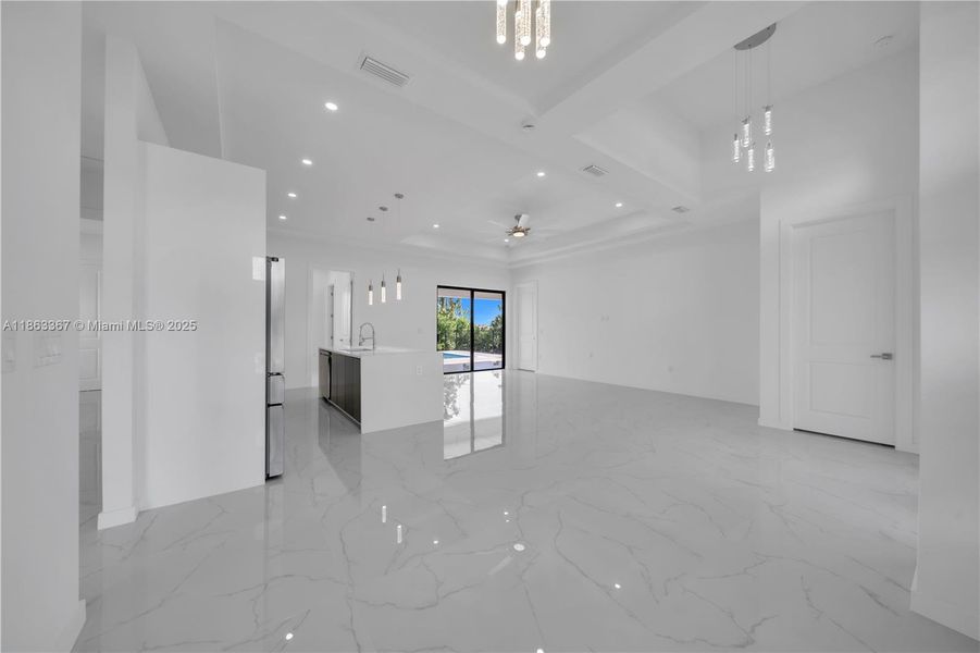 Spacious, unfurnished interior of a new home in , Cape Coral (Image 7).