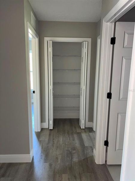 Spacious, unfurnished interior of a new home in , Dunnellon (Image 31).
