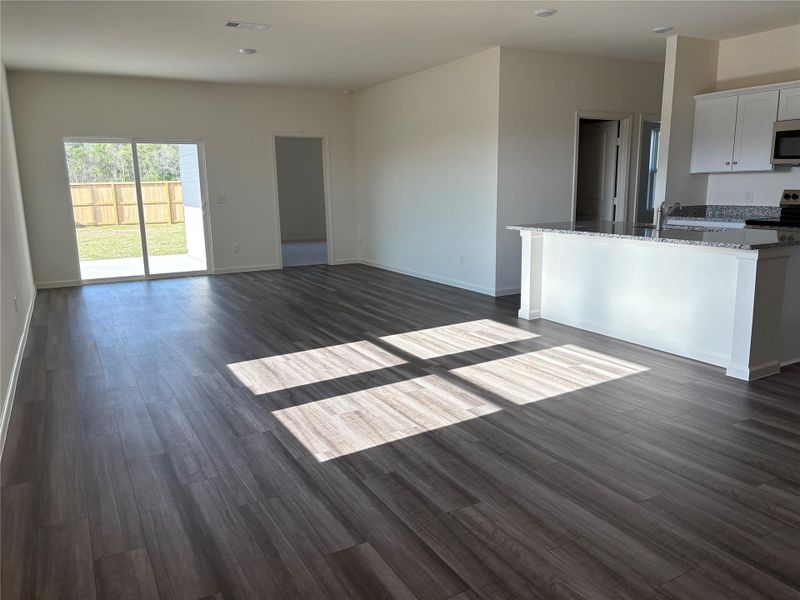 Spacious, unfurnished interior of a new home in Royal Pines, Porter (Image 9).