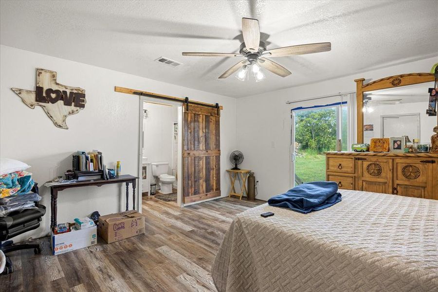 Furnished interior view inside a new home in , Hico (Image 14).