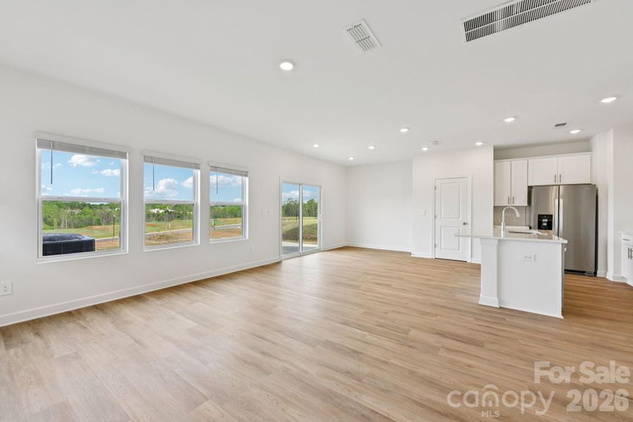 Photo is not of the actual home, but is an inspirational photo of builder’s model home and may depict options, furnishings, and/or decorator features that are not included Photo is not of the actual home, but is an inspirational photo of builder’s model home and may depict options, furnishings, and/or decorator features that are not included