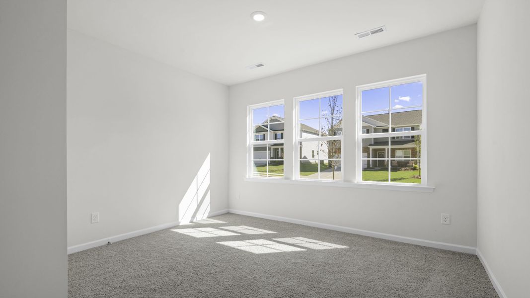 Spacious, unfurnished interior of a new home in Cambridge Park, Mebane (Image 14).