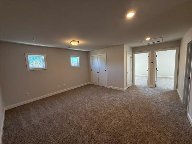 Spacious, unfurnished interior of a new home in , Marietta (Image 11).