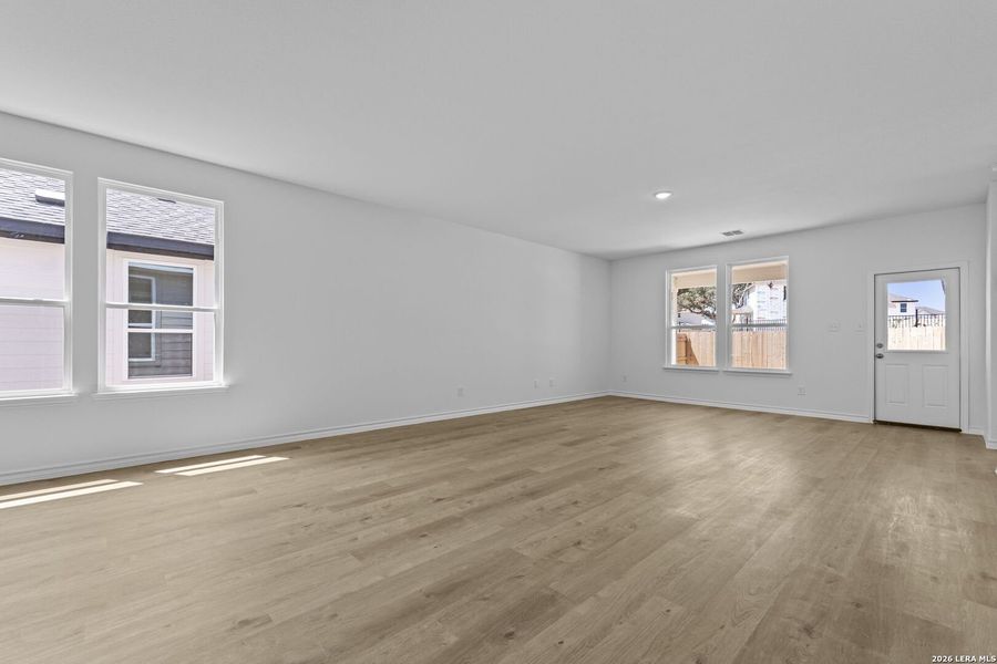 Spacious, unfurnished interior of a new home in Corley Farms, Boerne (Image 15).