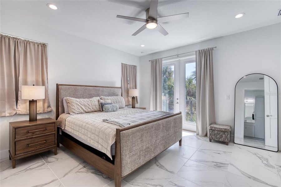 Furnished interior view inside a new home in , Daytona Beach (Image 64).